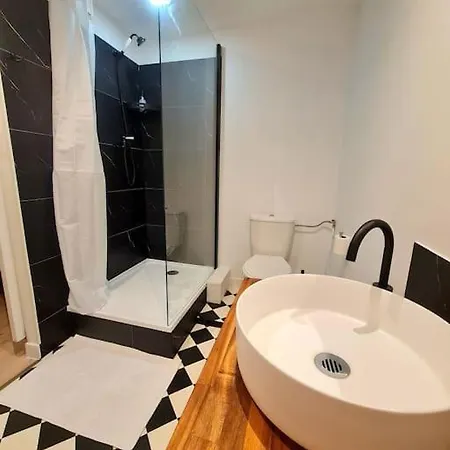 Spacieux 2 Pieces Apartment